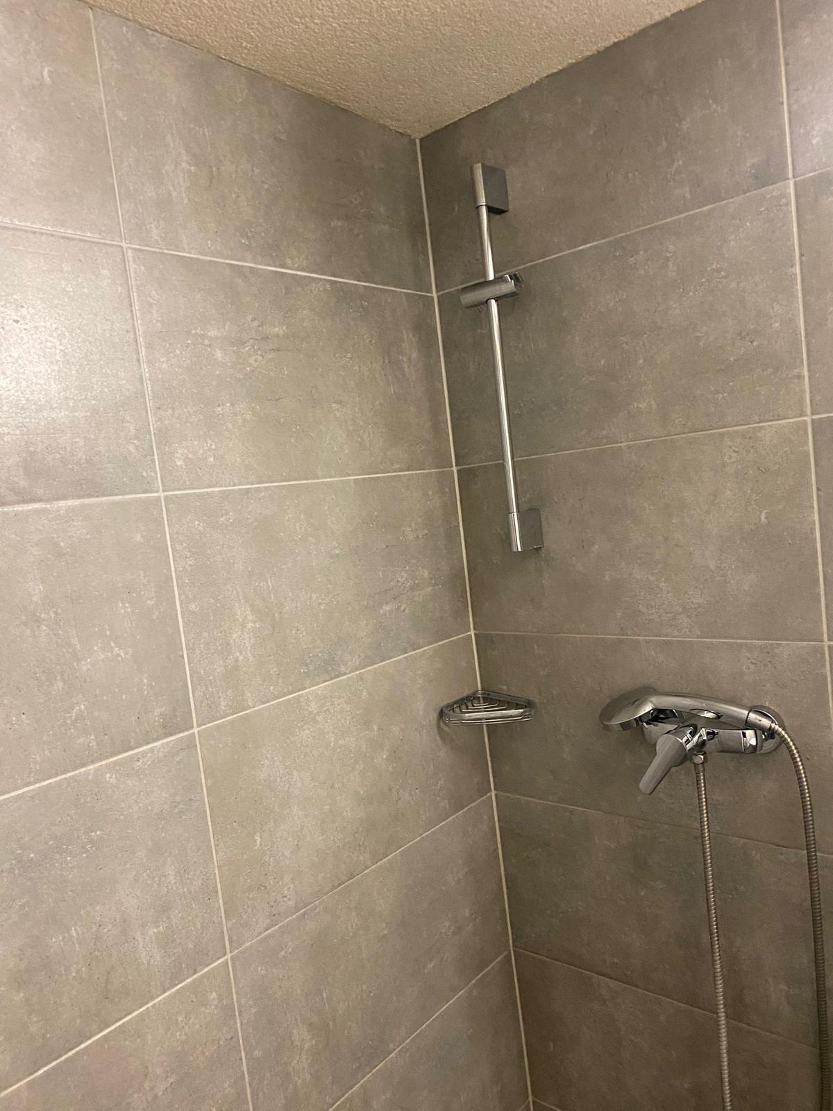 Nachher-Bild eines hygienisch reinen Badezimmers